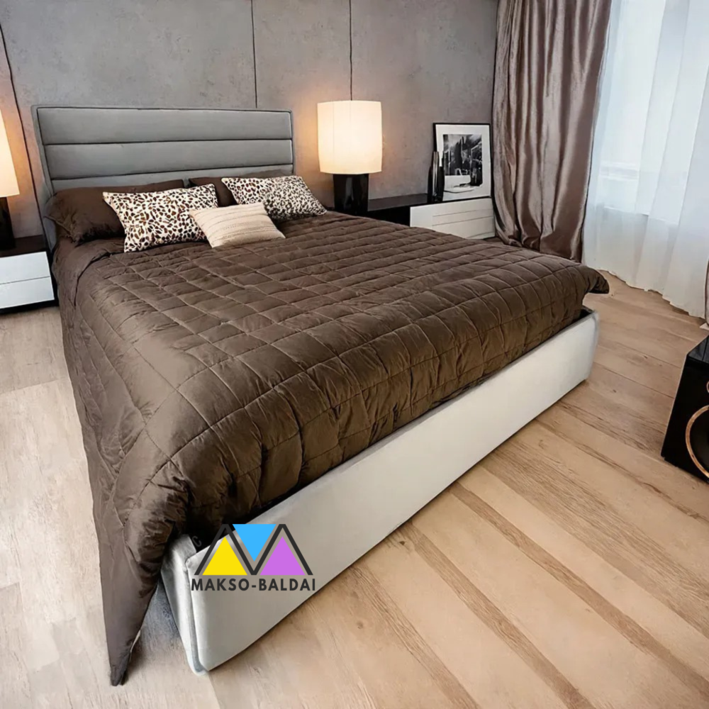 Dvigulė miegamojo lova Adelija pilkos spalvos interjere